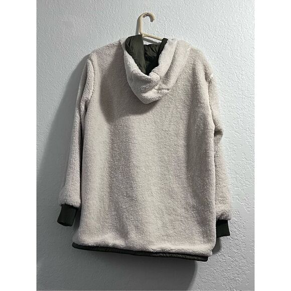 1 Madison Ladies' Fuzzy Sherpa  Jacket Cream/Olive lined snow ski XL - Picture 3 of 3